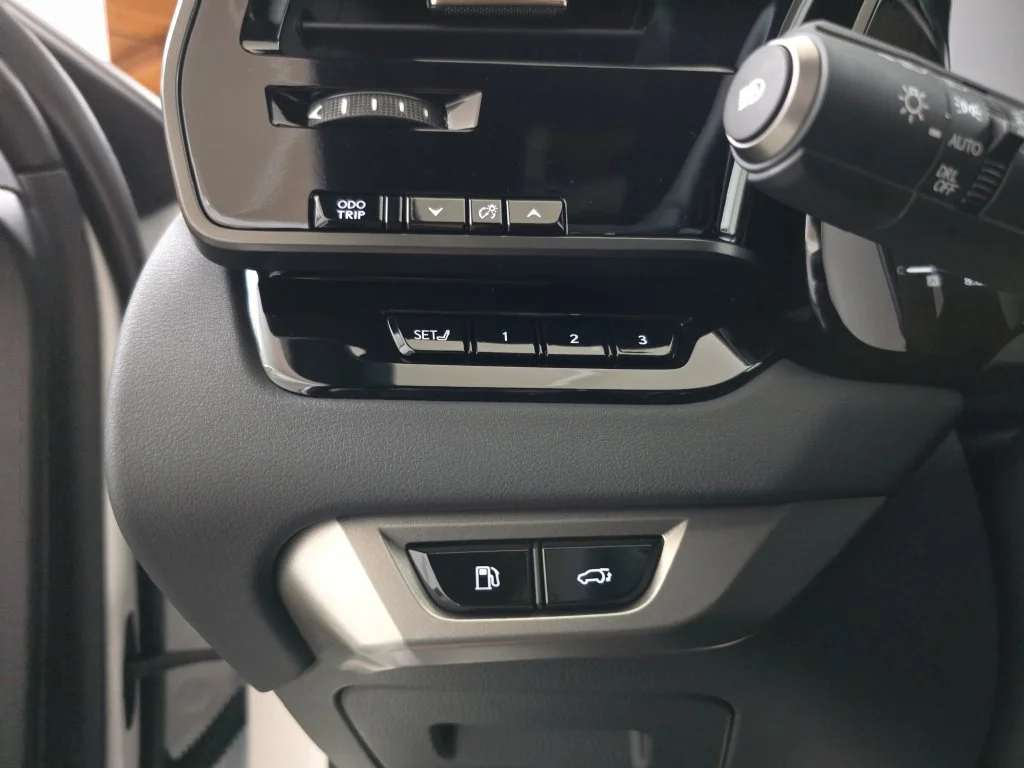 New 2026 Eminent White Pearl Lexus PREMIUM PLUS image 24