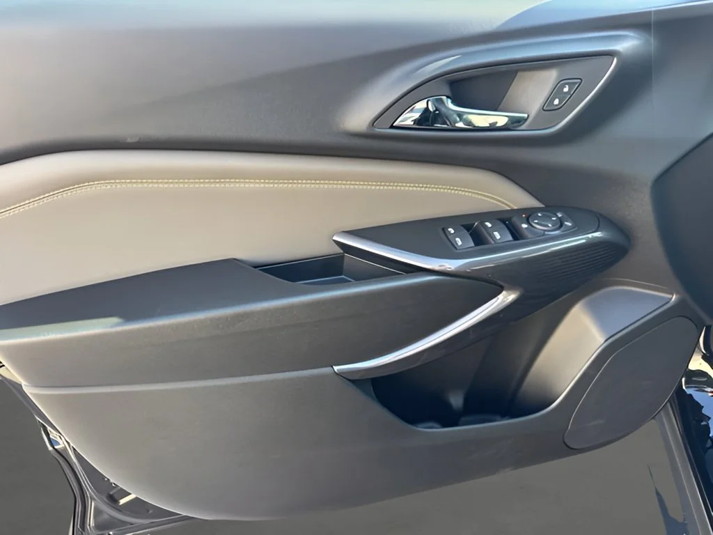 New 2026 Mosaic Black Metallic Chevrolet ACTIV image 9