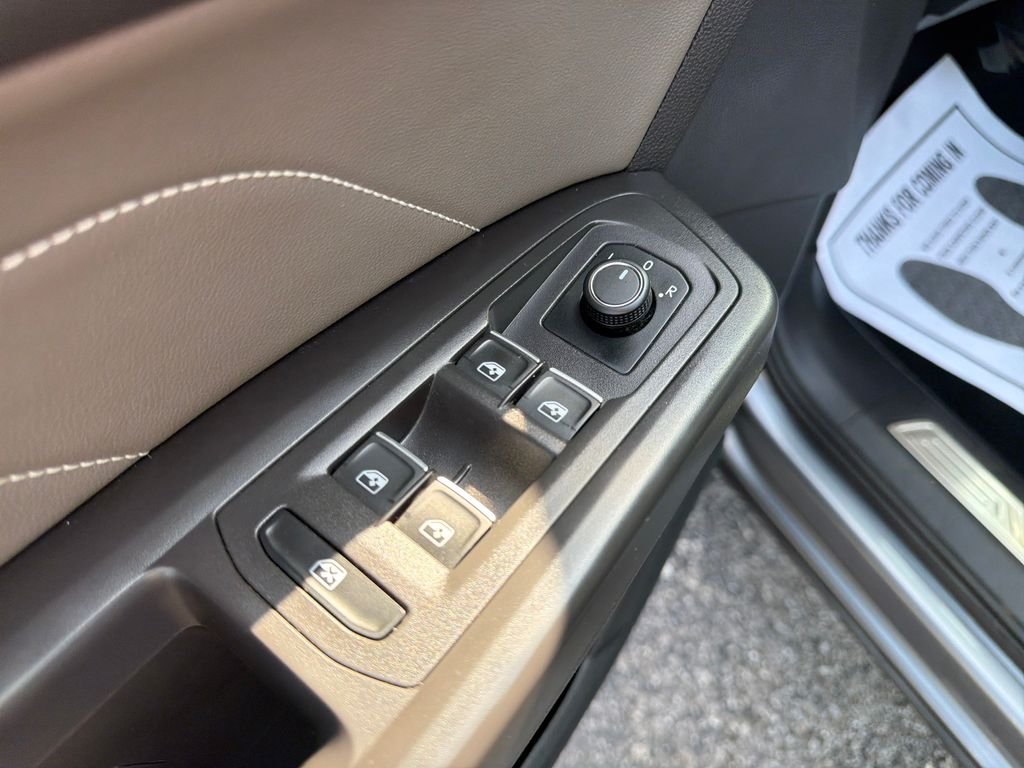 New 2026 Black Volkswagen 2.0T SE image 12