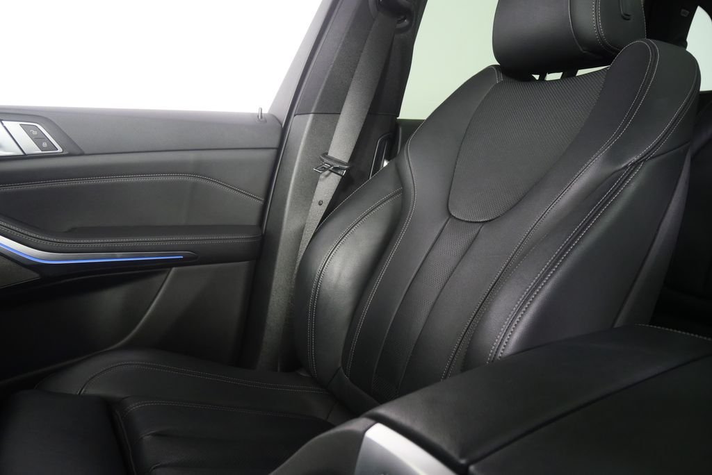 Used 2019 Gray Metallic BMW xDrive40i image 24