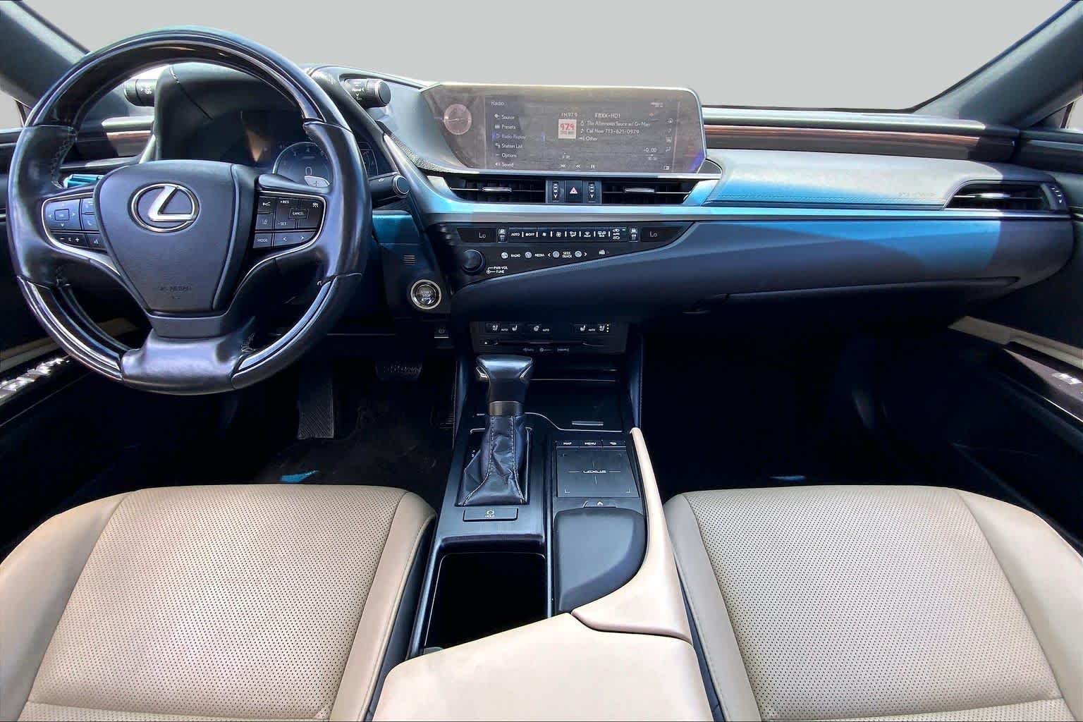 Used 2020 Eminent White Pearl Lexus  image 15