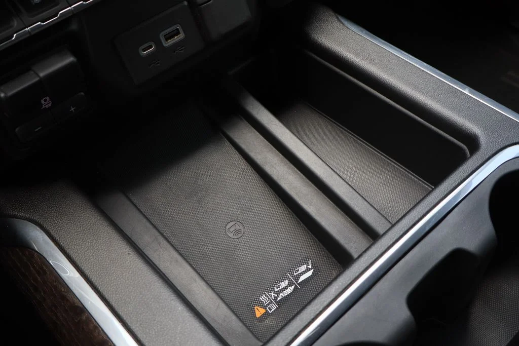Used 2022 White GMC Denali image 20