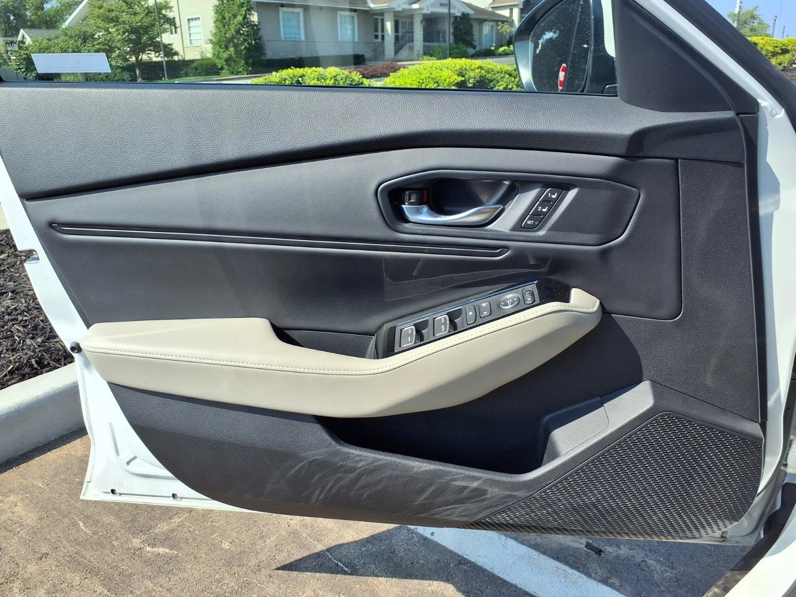 Used 2023 Platinum White Pearl Honda Touring image 18