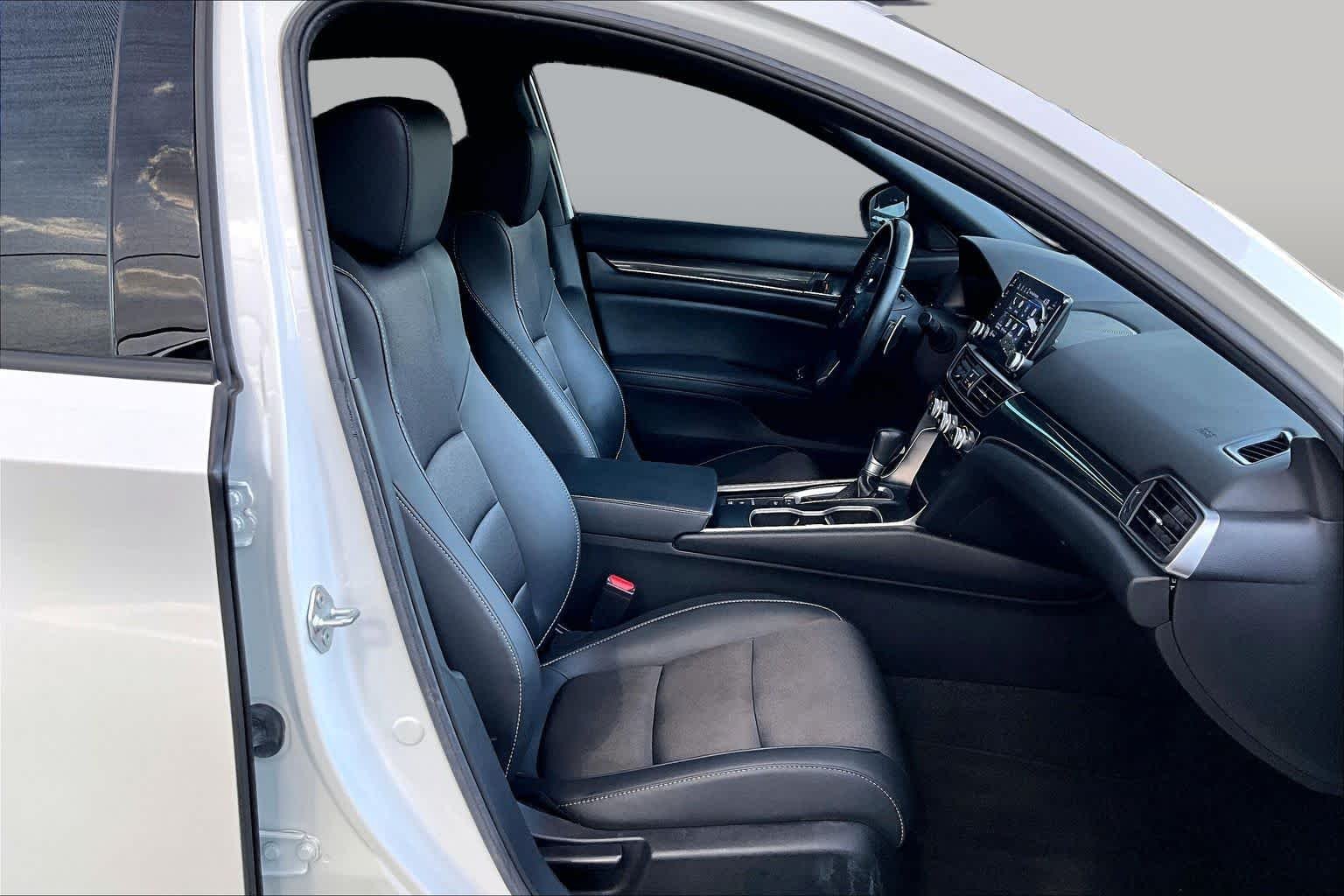 Used 2021 Platinum White Pearl Honda Sport image 9