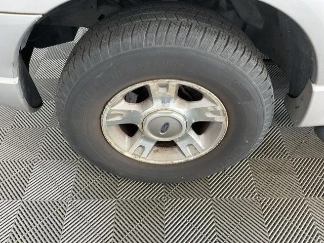 Used 2004 Silver Ford XLT image 7