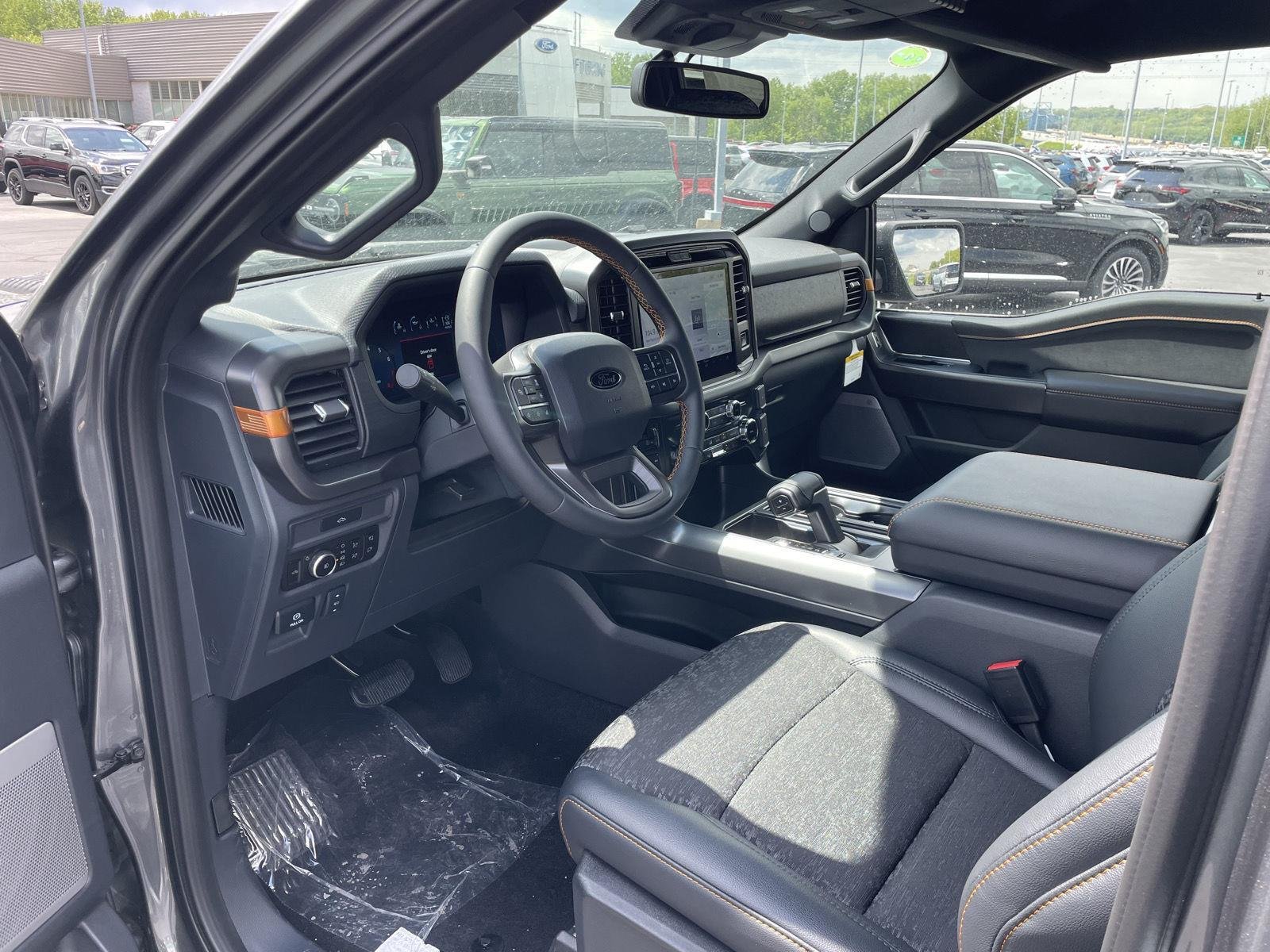 New 2026 Carbonized Gray Metallic Ford Tremor® image 9