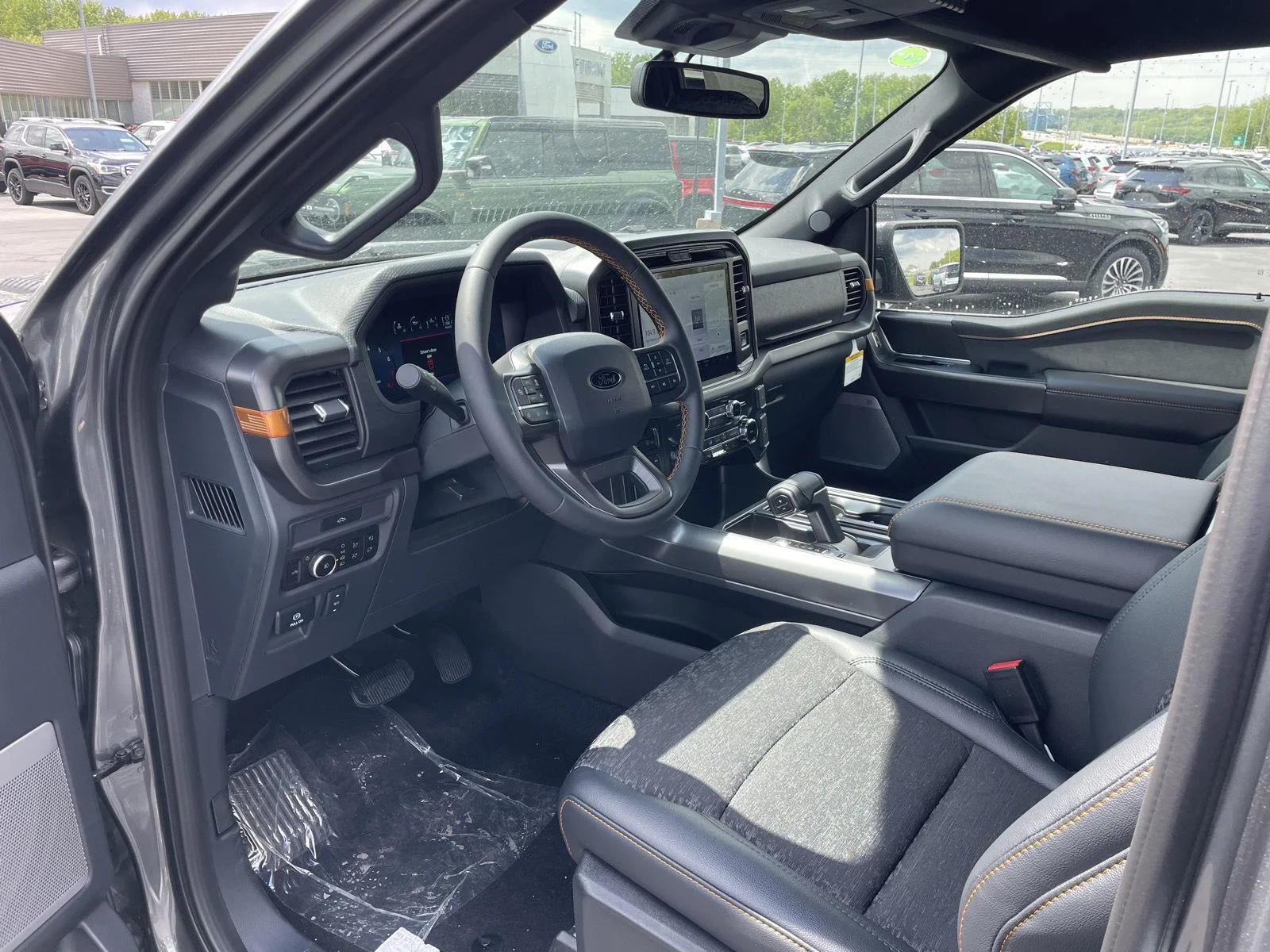 New 2026 Carbonized Gray Metallic Ford Tremor image 9