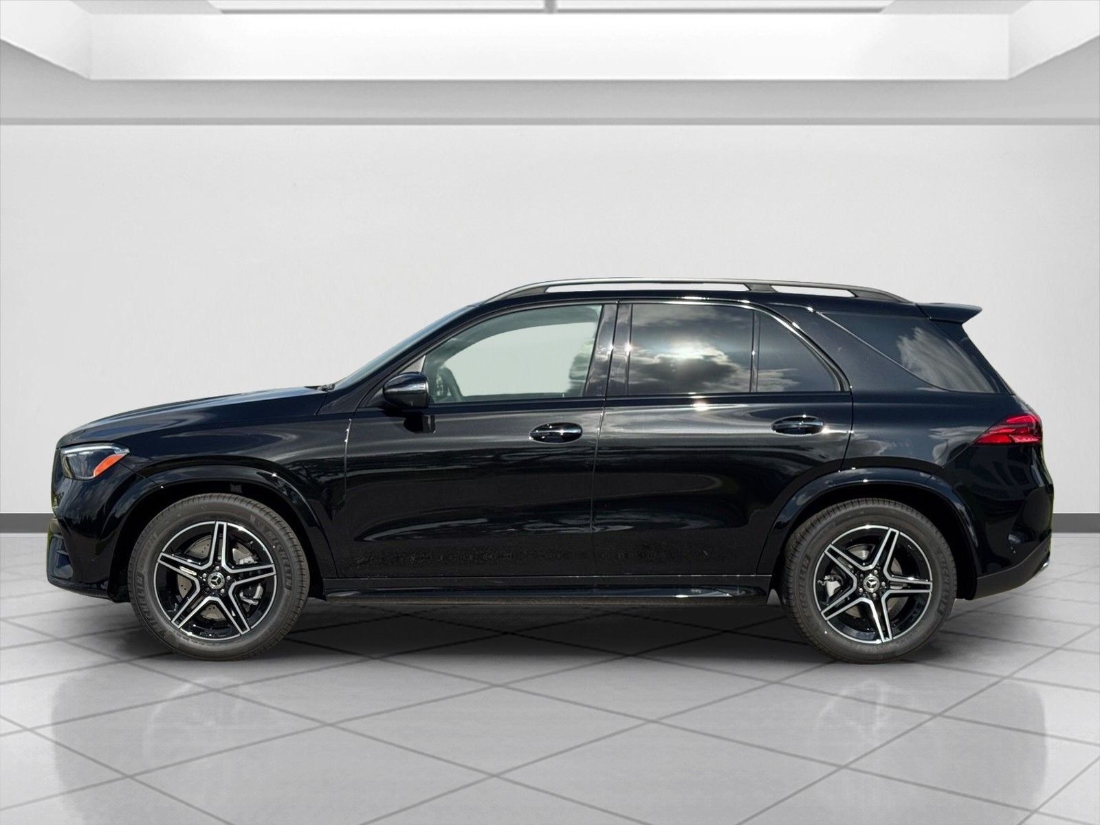 New 2026 Obsidian Black Metallic Mercedes-Benz GLE 350 image 5
