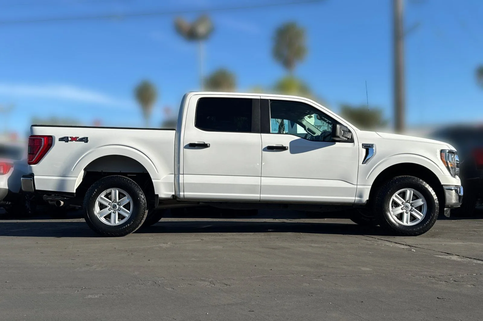 Used 2023 Oxford White Ford XLT image 26