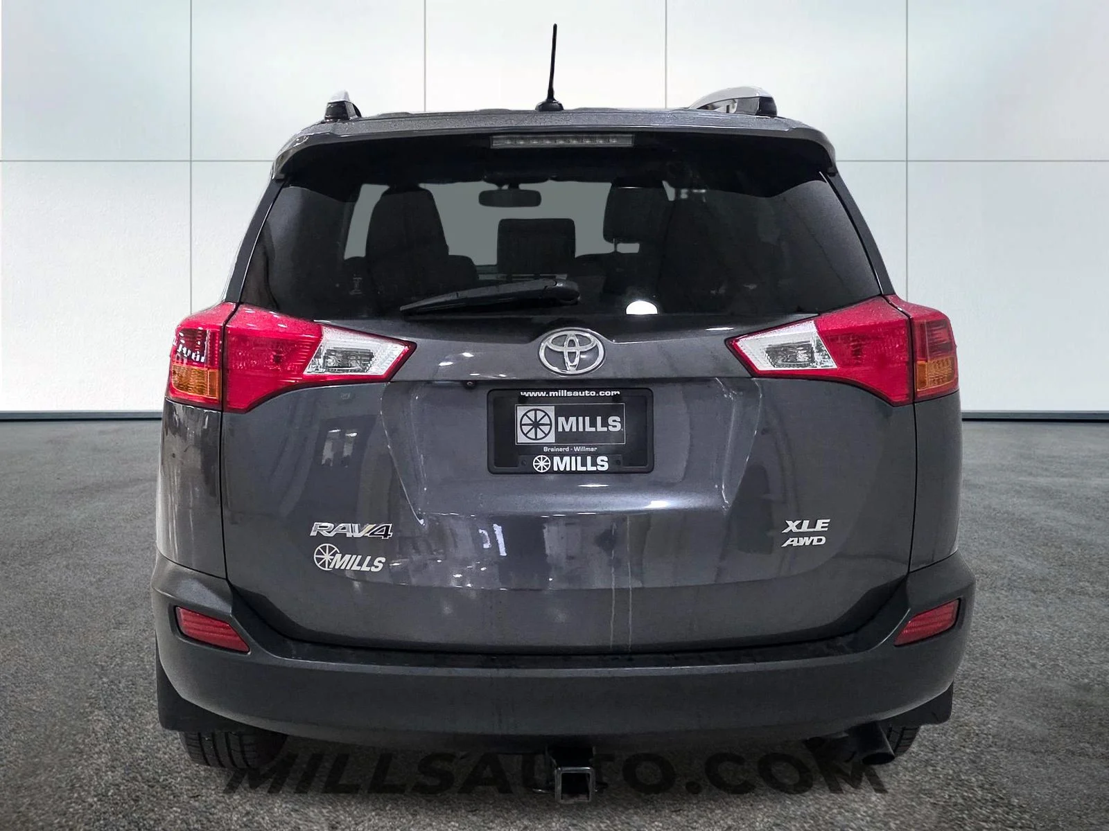 Used 2014 Gray Toyota XLE image 6