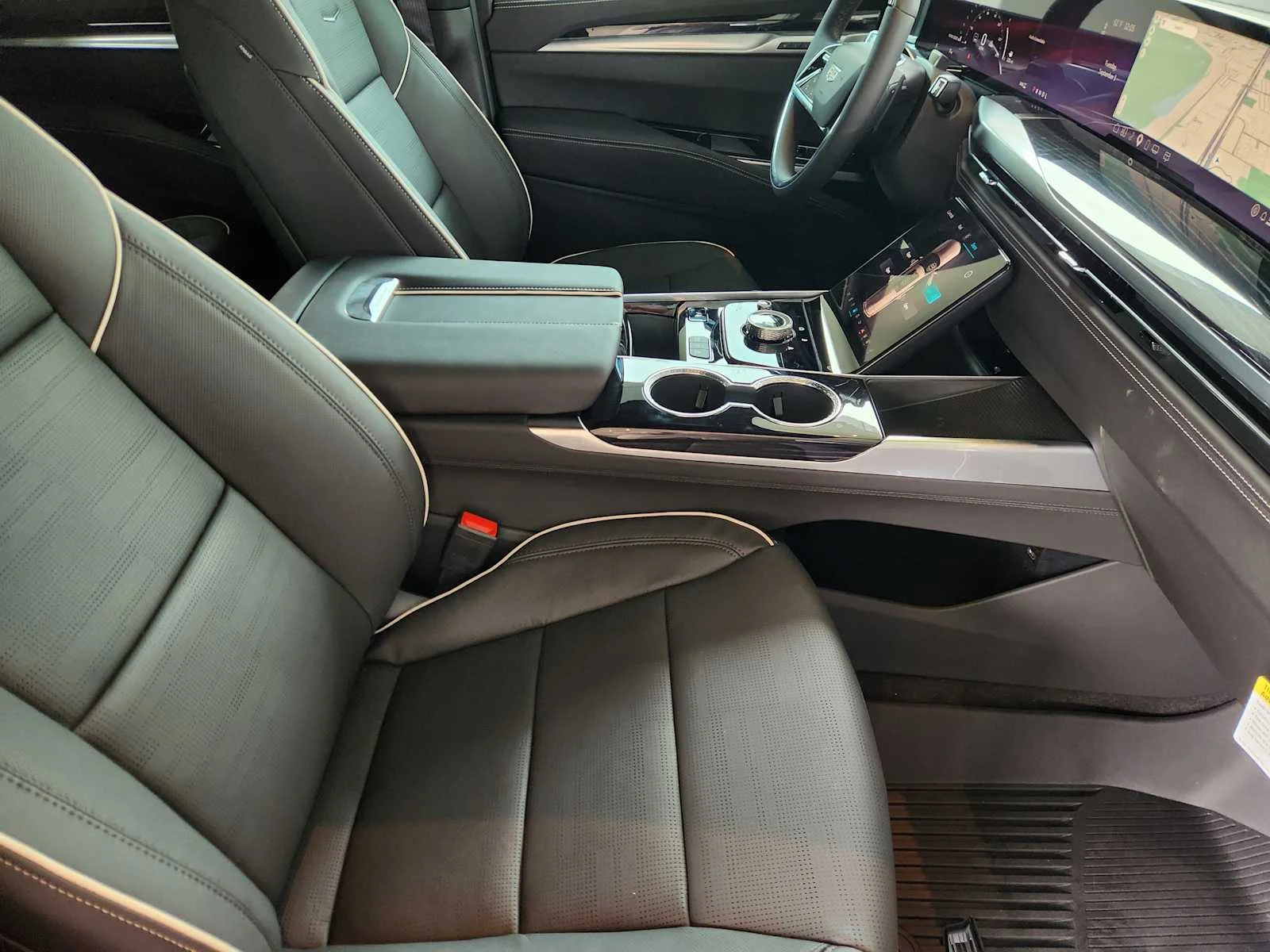 2026 Cadillac Escalade Sport - Photo 9