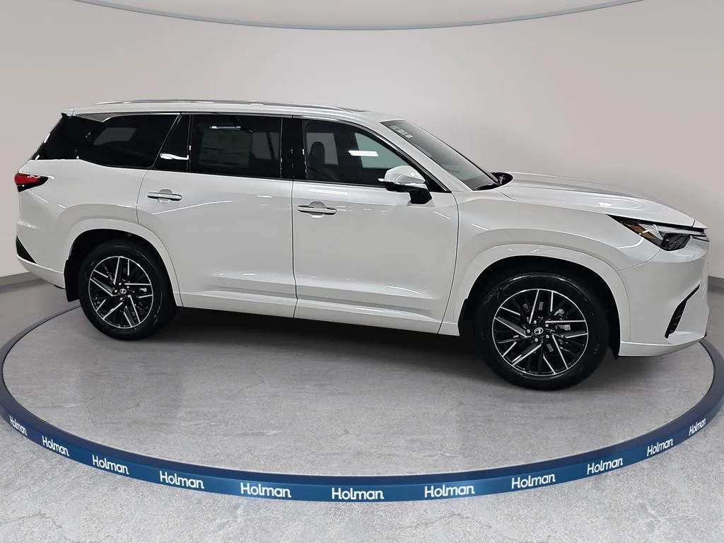 New 2026 Wind Chill Pearl Lexus PREMIUM AWD image 4