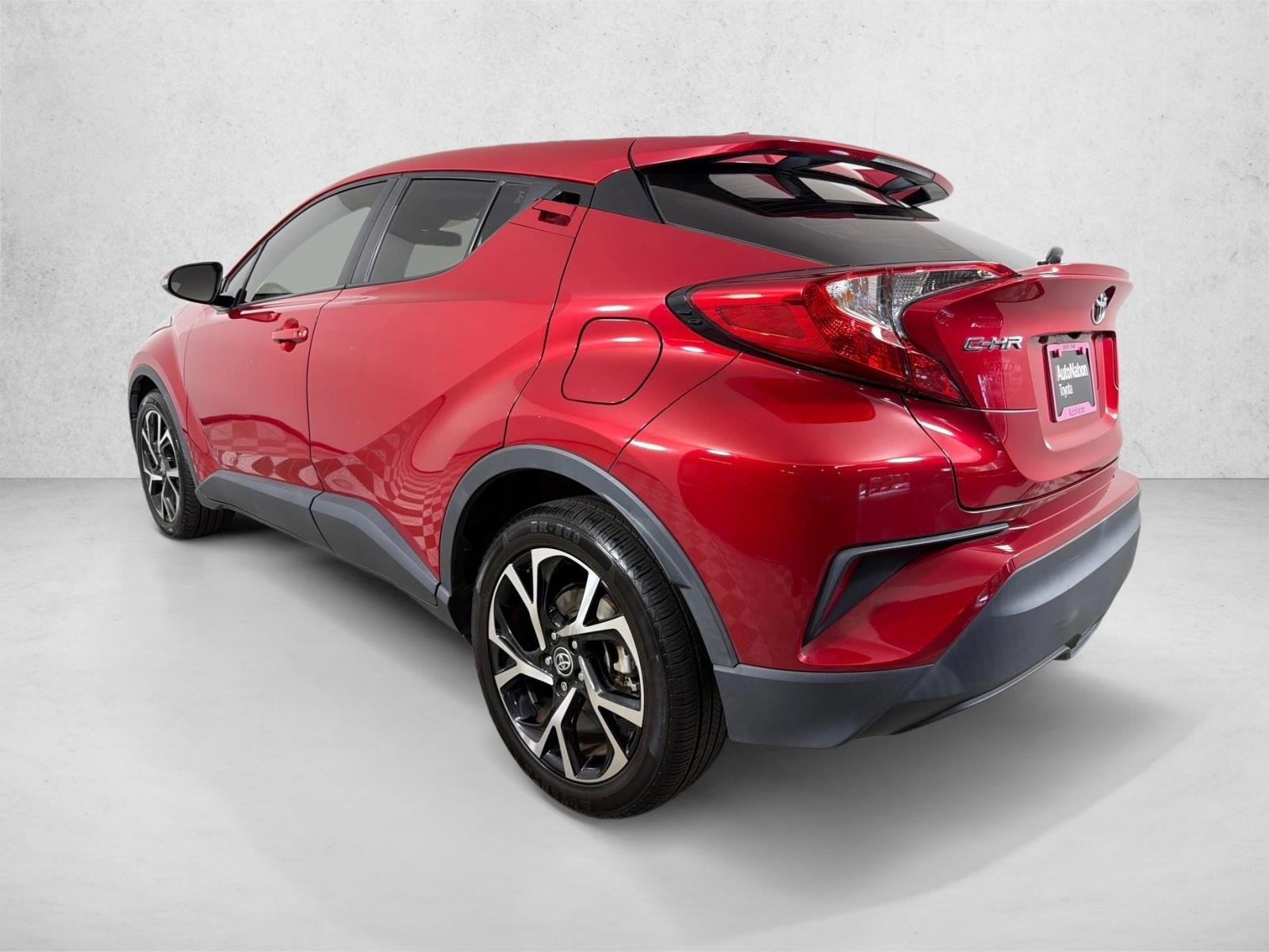 Used 2020 Supersonic Red Toyota XLE image 5