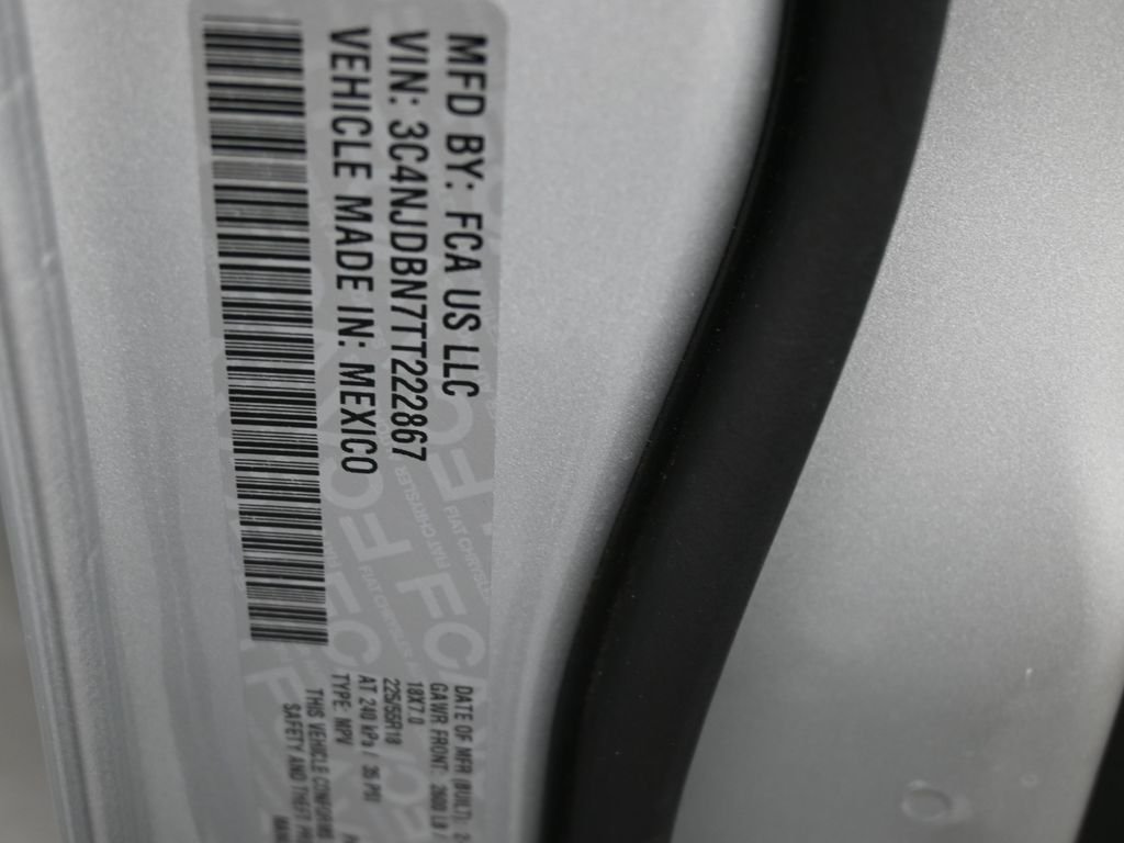 New 2026 Silver Zynith Metallic Clearcoat Jeep Latitude image 20