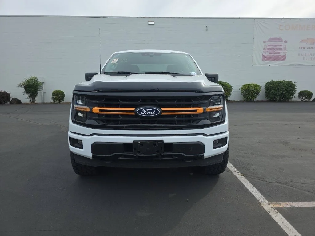 Used 2025  Ford XLT image 2