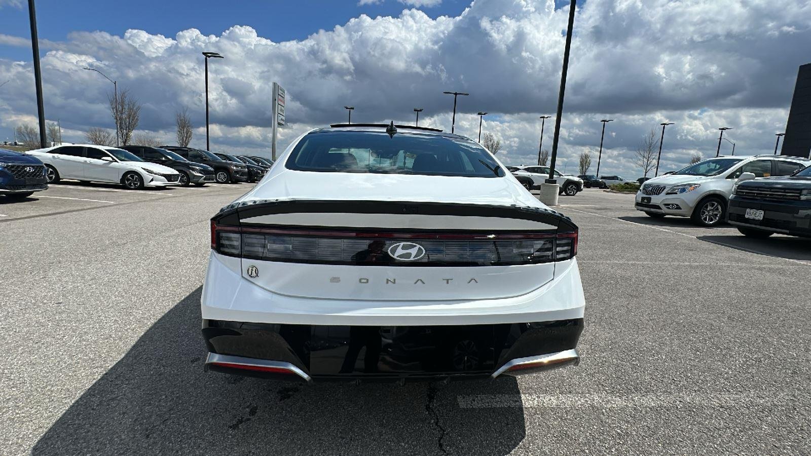 New 2025 Serenity White Hyundai SEL Convenience image 3