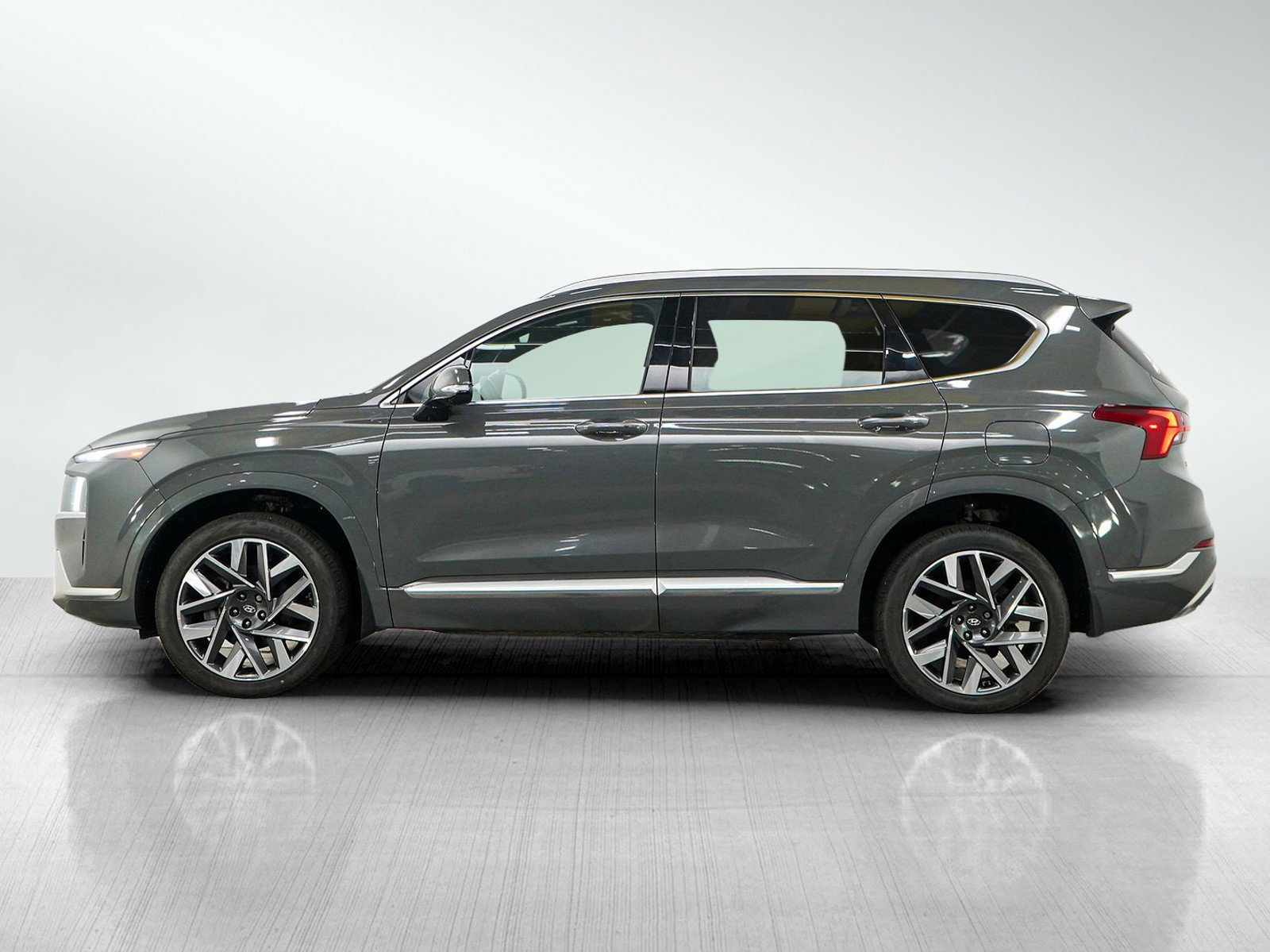Used 2023 Hyundai Santa Fe Ultimate Calligraphy with VIN 5NMS5DAL6PH553904 for sale in Minneapolis, Minnesota