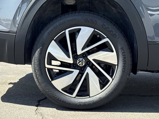 New 2026 Gray Volkswagen SE w/Technology image 34