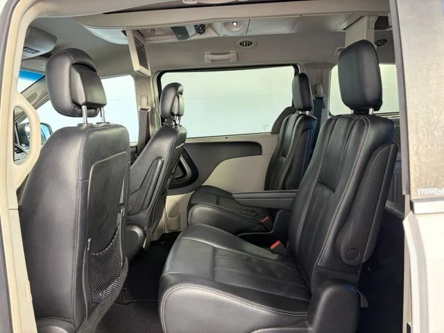 Used 2013 White Chrysler Touring image 33