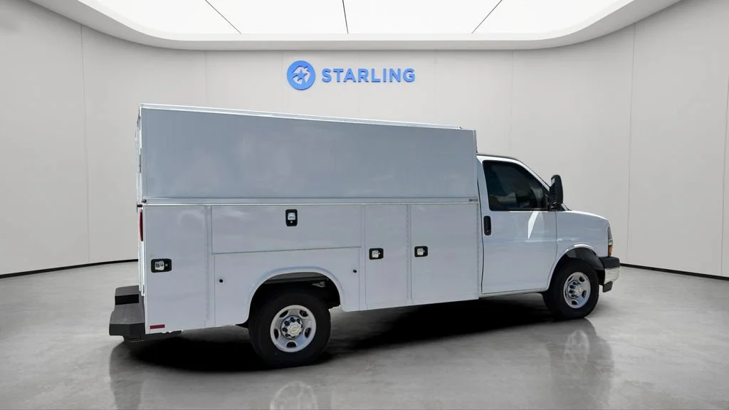 New 2026 Summit White Chevrolet 1WT image 10