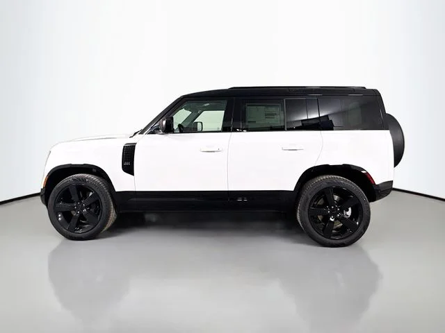 New 2026 Fuji White Land Rover X-Dynamic SE image 8