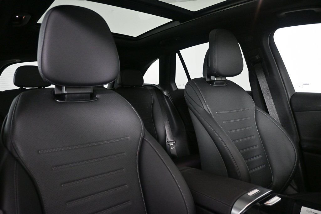 2025 Mercedes-Benz GLC Base - Photo 17