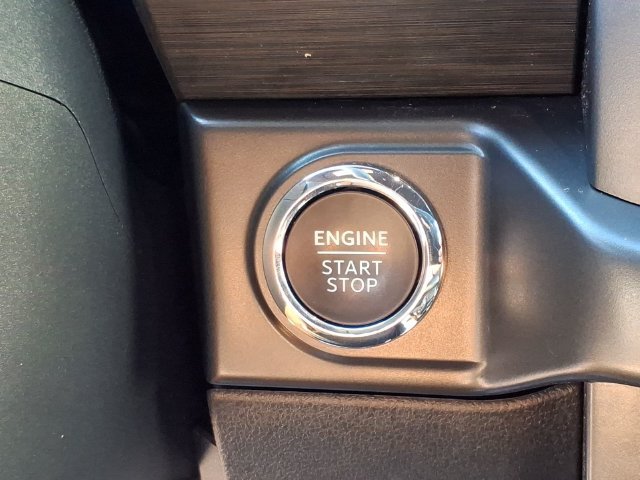 Used 2024 Black Ford XLT image 26