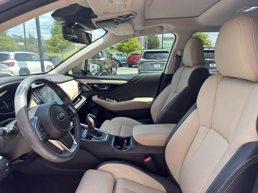 Used 2023 Crystal White Pearl Subaru Limited image 9