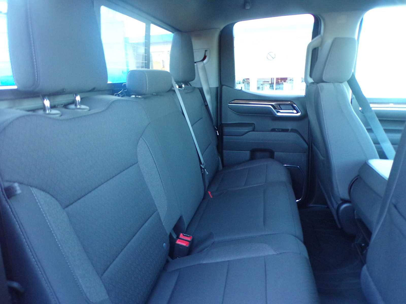 2025 Chevrolet Silverado 1500 LT - Photo 9