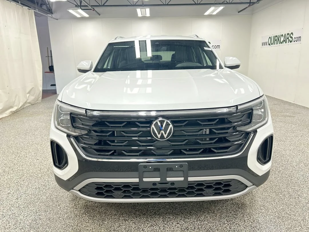 New 2026 Opal White Pearl Volkswagen 2.0T SE image 2