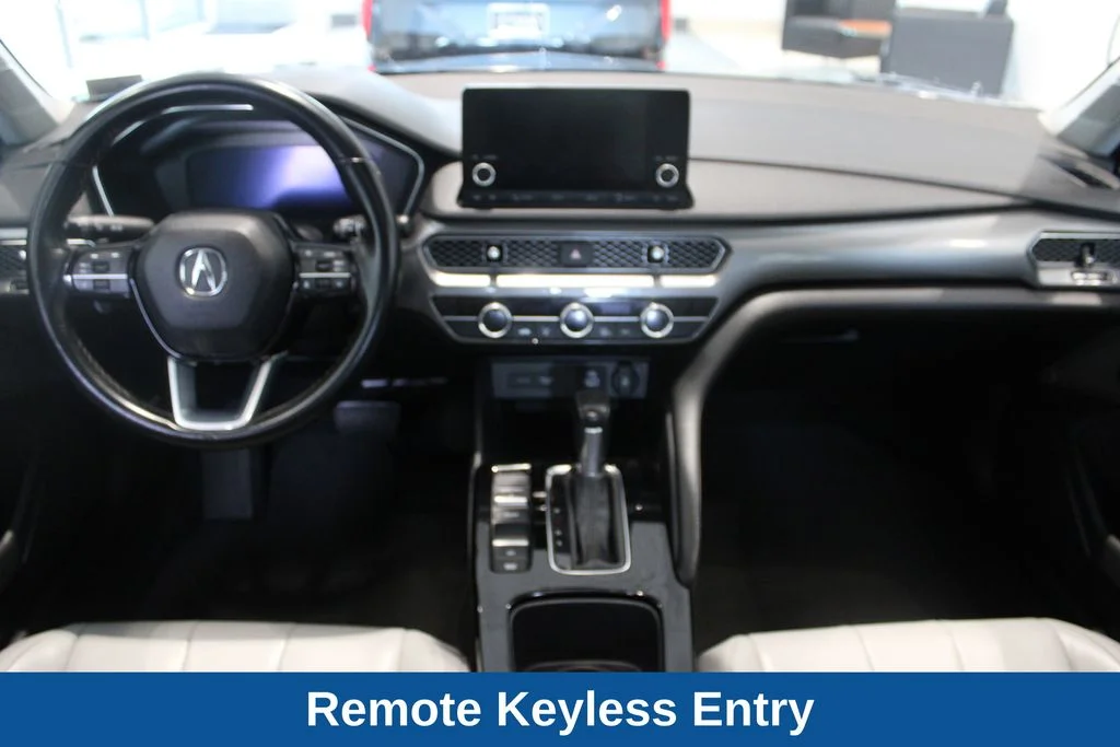 Used 2024  Acura Base image 8