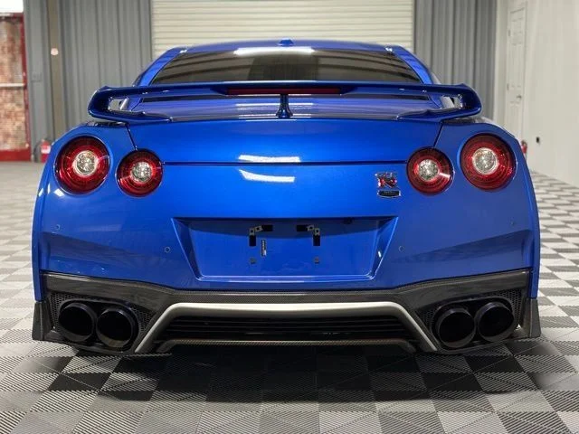 Used 2020 Blue Nissan Premium image 5