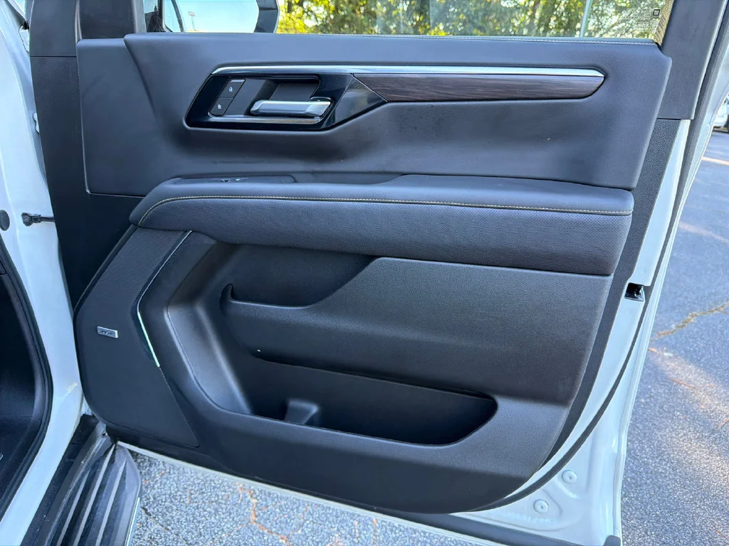 Used 2025 Beige Chevrolet Premier image 14