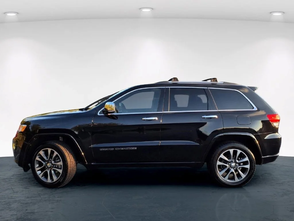 Used 2017 Black Jeep Overland image 11