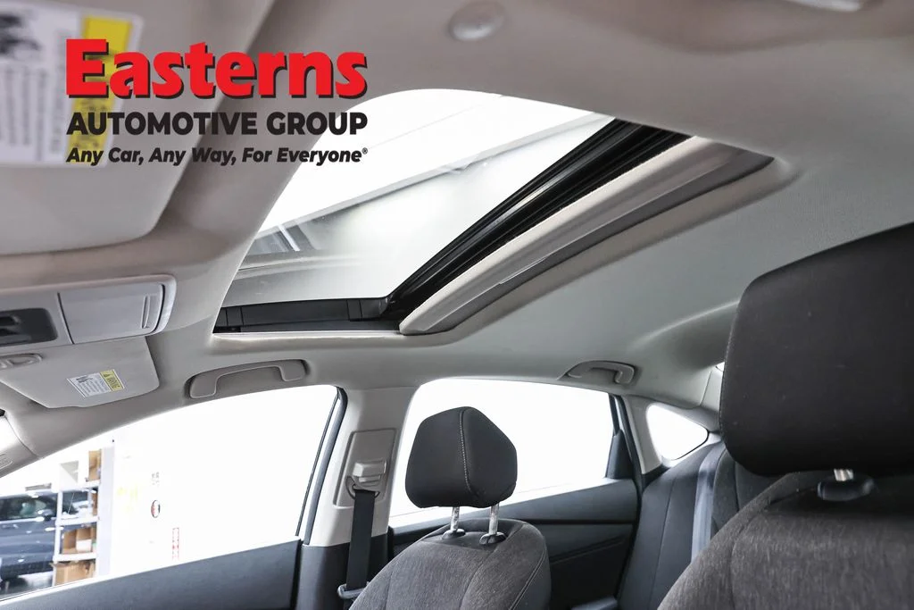 Used 2023 White Honda EX image 34