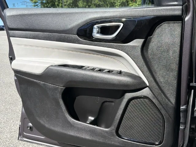 Used 2024 Gray Jeep Limited image 30