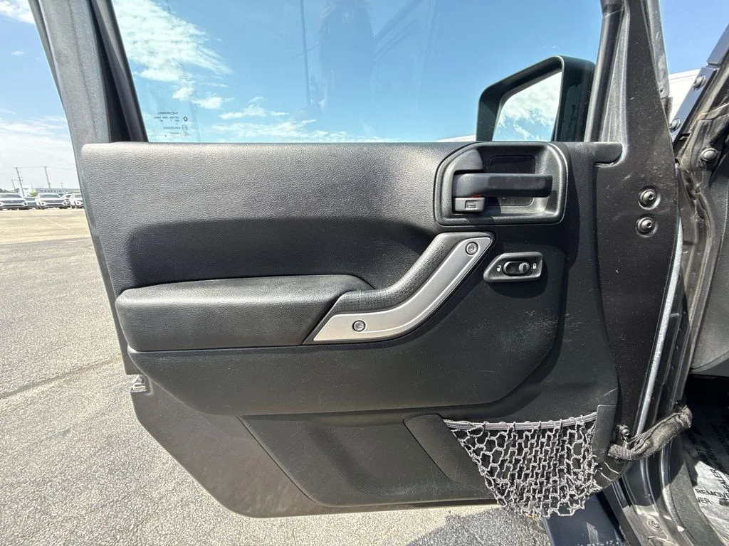 Used 2017 Gray Jeep Unlimited Rubicon image 13