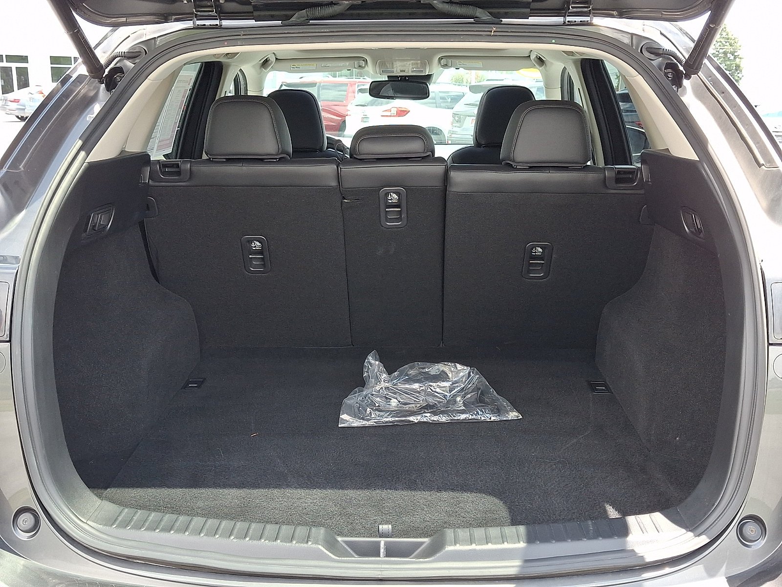 Used 2020 Machine Gray Metallic Mazda Grand Touring image 29