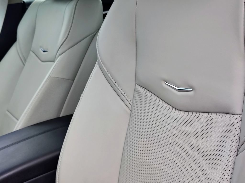 Used 2018 RADIANT SILVER METALLIC Cadillac Luxury AWD image 39