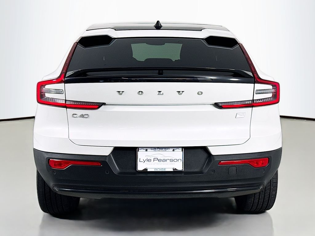 Used 2023 White Volvo Twin Plus image 10