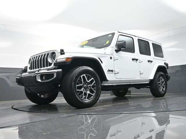 Used 2025 White Jeep Sahara image 44