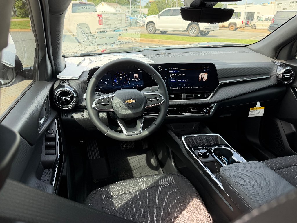 2027 Chevrolet Equinox LT - Photo 21