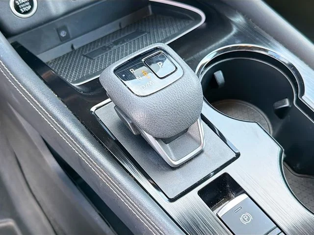 Used 2022 Gray Nissan Platinum image 18