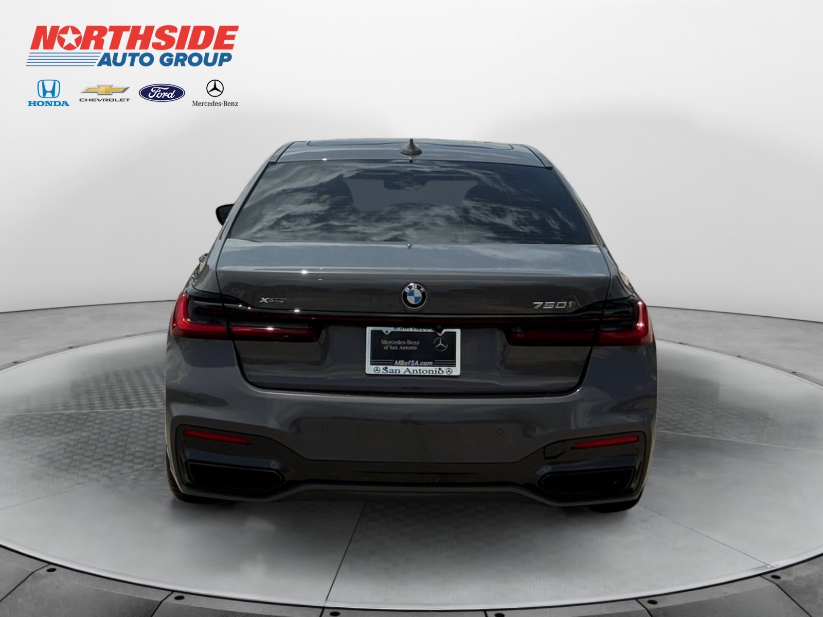 Used 2020 Bemina Grey Amber Effect BMW 750i xDrive image 6