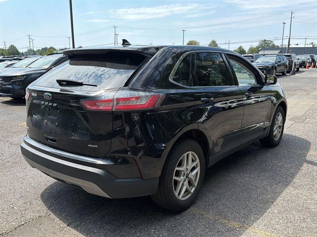 Used 2024 Agate Black Ford SEL image 8