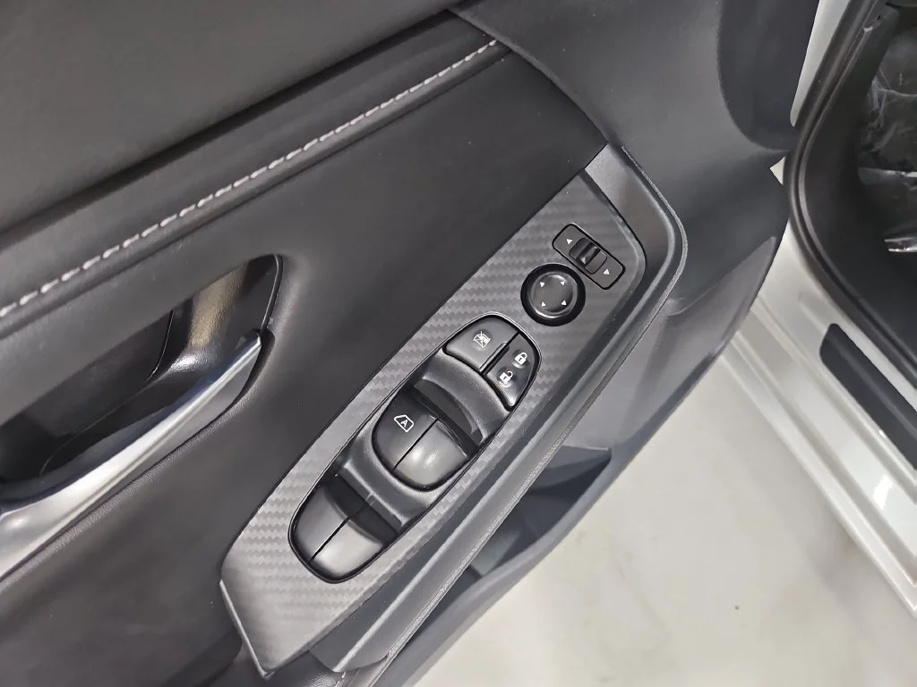 Used 2022 Silver Nissan SV image 12