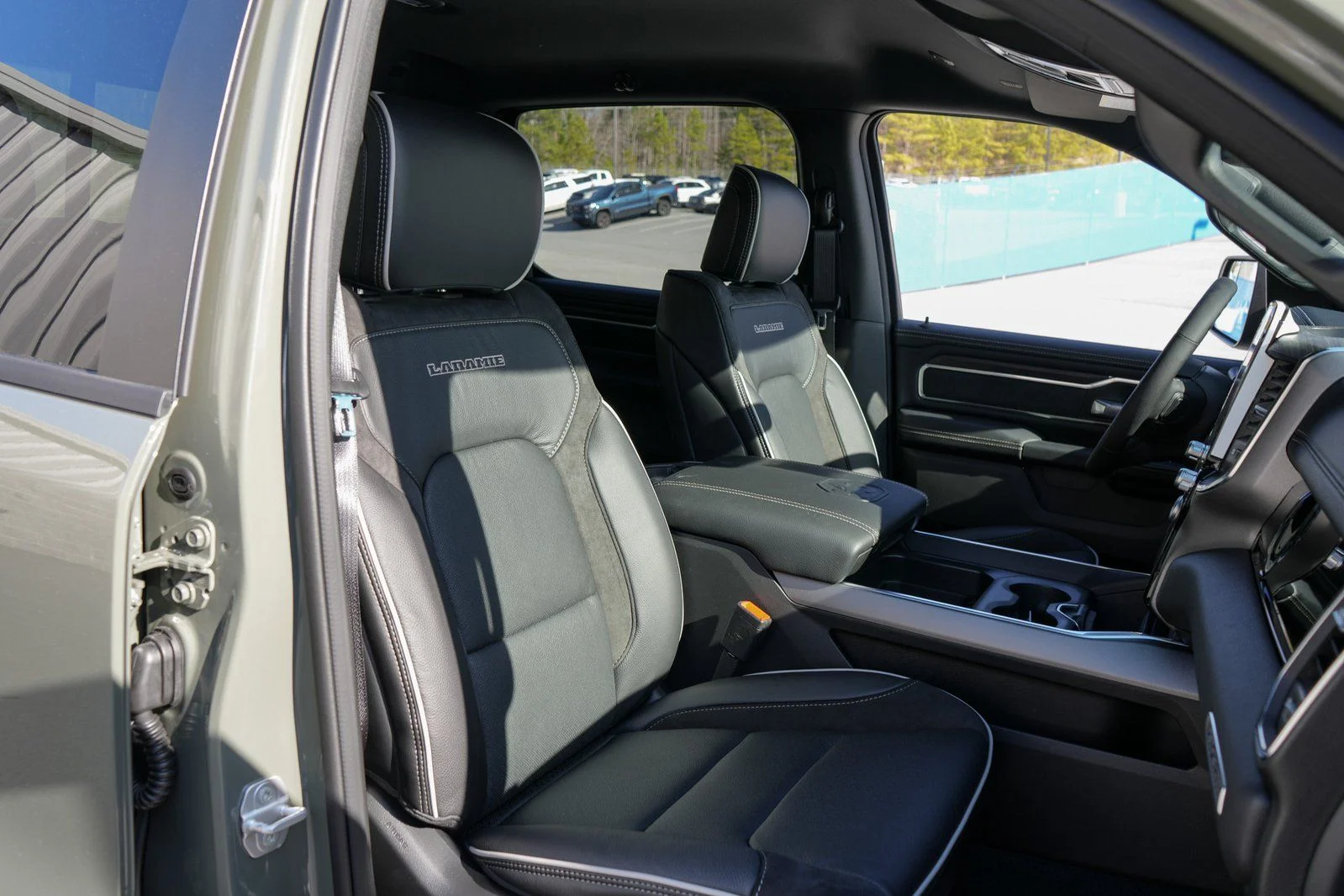New 2026 Canyon Lake Exterior Paint RAM Laramie image 22