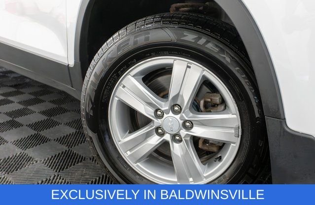 Used 2020 Summit White Chevrolet LT image 9