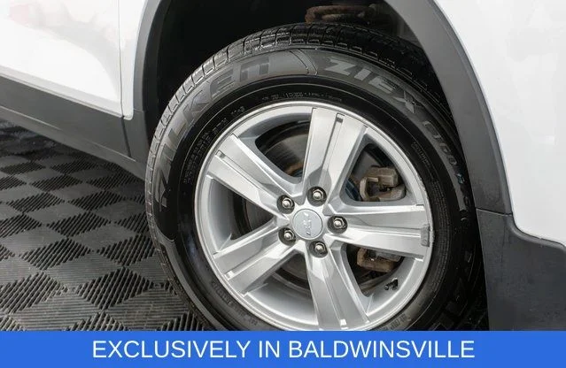 Used 2020 White Chevrolet LT image 9