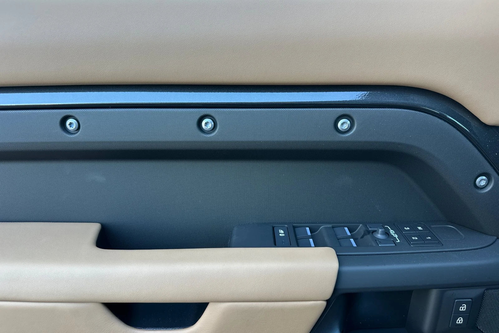 New 2026 Carpathian Grey Land Rover X-Dynamic SE image 11